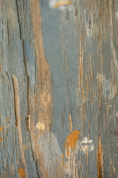 Παλιά ραγισμένη μπογιά σε ένα γκρίζο ξύλο. Δημιουργική vintage φυσικό — Φωτογραφία Αρχείου