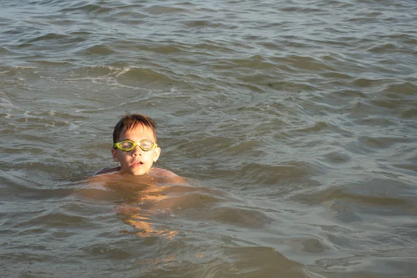 Year Old Boy Swimming Having Fun Sea Shore Green Swimming — Stock Photo, Image