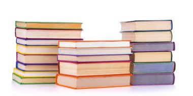 beyaz izole kitap yığını