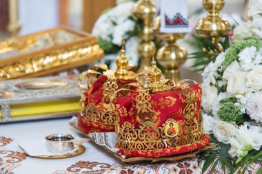 iki Ortodoks Düğün tören kron tören için hazır