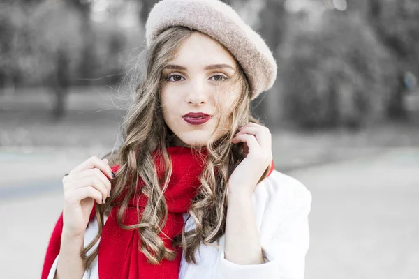 Emoções Pessoas Conceito Beleza Estilo Vida Garota Francesa Foto Rua — Fotografia de Stock