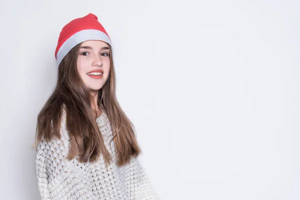 Mas Människor Försäljning Koncept Porträtt Glad Tonårsflicka Jultomten Hatt Och — Stockfoto