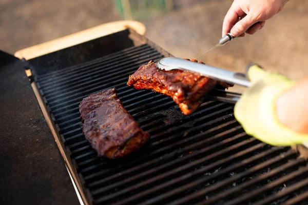 Baby Back Schweinerippchen Über Flammendem Grill Grillen Spare Ribs Kochen — Stockfoto