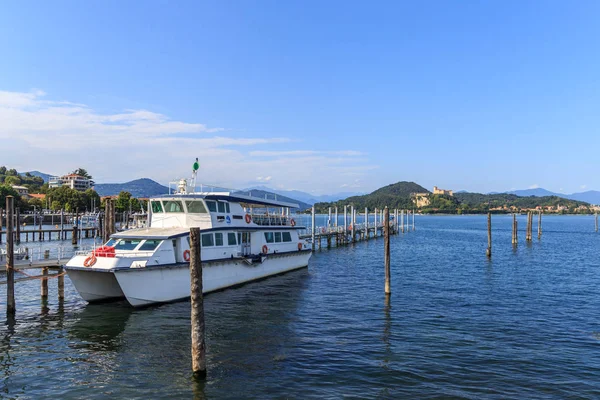 Das Schöne Ufer Des Lago Maggiore Mit Pflanzen Sonne Und — Stockfoto