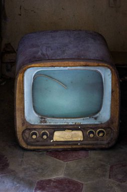 Çok eski bir TV resmi