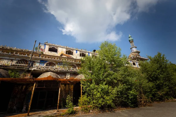 Fotoğrafik röportaj Consonno terk edilmiş şehir (Lecco, İtalya)