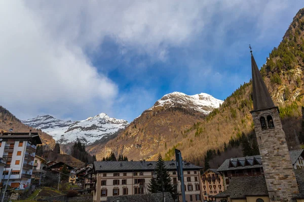 Panorama Hor Vrcholy Sníh Vesnic Potoky Stezky Poblíž Alagna Valsesia — Stock fotografie