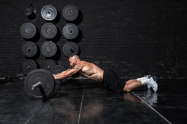 Jeune Homme Musclé Sueur Forme Forte Avec Gros Muscles Faisant — Photo