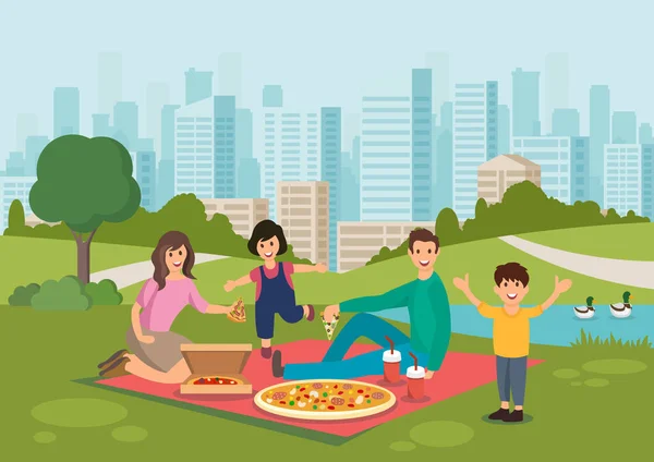 Cartone animato famiglia felice mangiare pizza su picnic nel parco — Vettoriale Stock