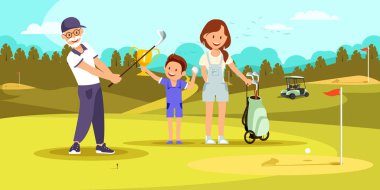 Yaşlı Konsantre Adam Atış Golf Ball At Course