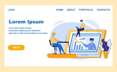 Öğrenciler Masabaşında Oturun Laptop Ders İzle.