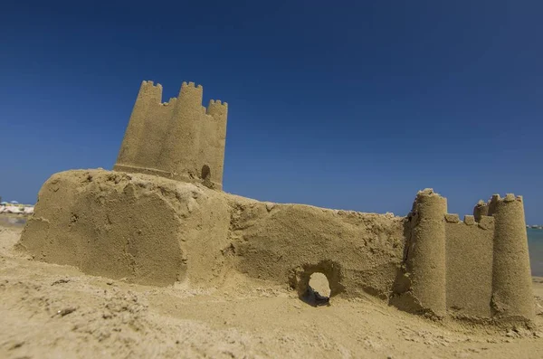 Castello Sabbia Sulla Spiaggia — Foto Stock