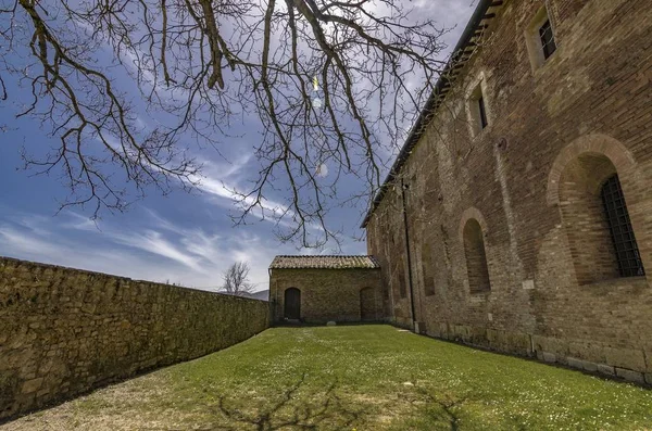 Pequeño Patio Interior Abadía San Galgano Toscana Italia —  Fotos de Stock