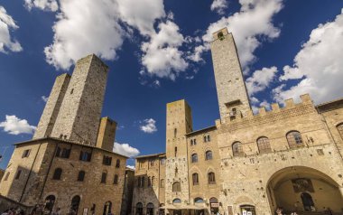San Gimignano Piazza del Duomo, Italya