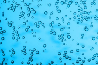 Karbonlu sıvıyla baloncuklar yakın çekim