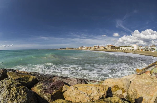 Marina di Cecina sahilinin panoramik manzarası