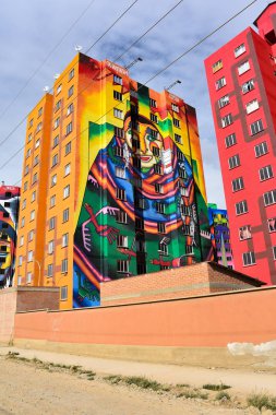 Condominio Wiphala, Bolivya sanatçı Roberto Mamani Mamani El Alto, La Paz tarafından boyalı renkli kuleleri