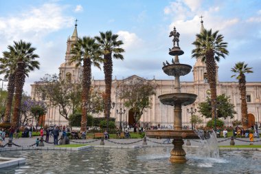 Plaza de Armas, Basilica Cathdral ve sömürge binaları: Arequipa, Peru