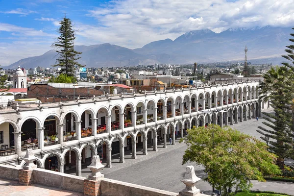 Arequipa Peru Outubro 2018 Edifícios Coloniais Arcos Feitos Pedra Sillar — Fotografia de Stock