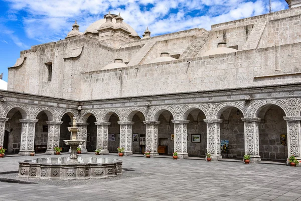 Внутренний Двор Монастыри Церкви Compania Арекипа Перу — стоковое фото