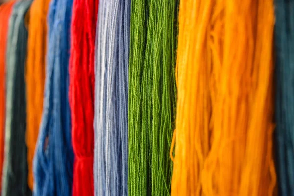 Doğal olarak boyalı alpaka yün geleneksel Tekstil dokuma. Arequipa, Peru