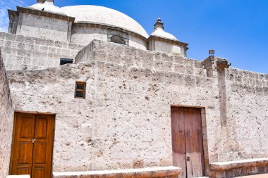 Arequipa, Peru - 7 Ekim 2018: Çan Kulesi içinde Santa Catalina Manastırı