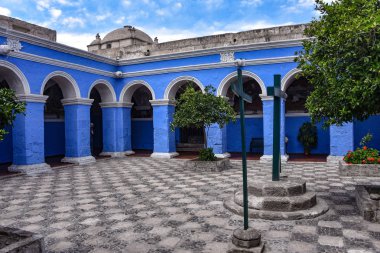 Arequipa, Peru - 7 Ekim 2018: İç avlu Manastırı Santa Catalina de Siena, UNESCO Dünya Miras Listesi