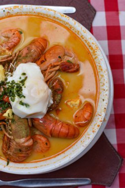 'Chupe de Camarones', şehrin bir geleneksel karides yemek: Arequipa, Peru