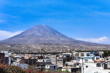 El Misti volkanı Mirador de Yanahuara: Arequipa, Peru üzerinden görünümünü