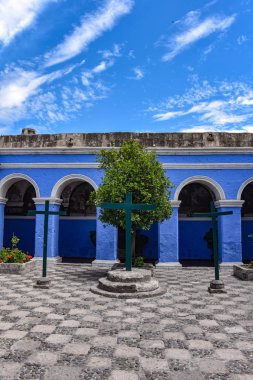 Arequipa, Peru - 7 Ekim 2018: İç avlu Manastırı Santa Catalina de Siena, UNESCO Dünya Miras Listesi