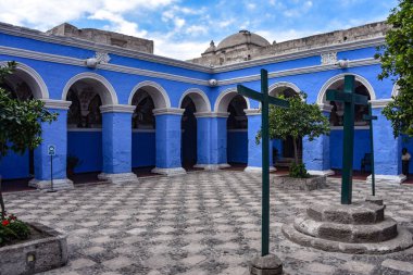 Arequipa, Peru - 7 Ekim 2018: İç avlu Manastırı Santa Catalina de Siena, UNESCO Dünya Miras Listesi