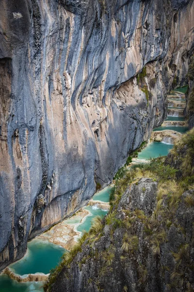 Millpu Lagoon Série Úžasného Přírodního Tyrksových Bazénů Nedaleko Města Ayacucho — Stock fotografie