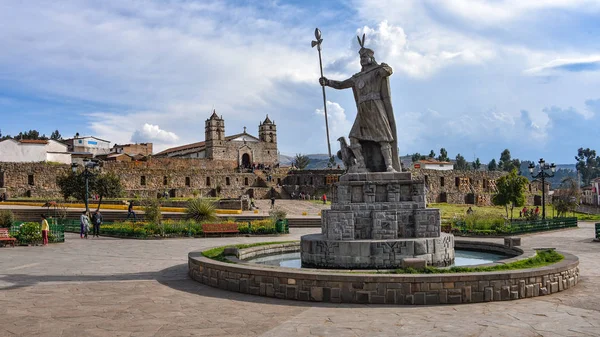 Una Statua Inca Pachacutec Chiesa Cattolica Nella Piazza Vilcashuaman Ayacucho — Foto Stock