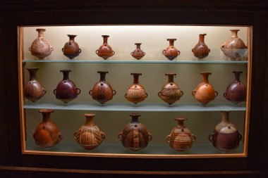 Cusco, Peru - Otantik İnka seramikleri Kutsal Vadi 'deki Hacienda' da sergileniyor, Cusco, Peru