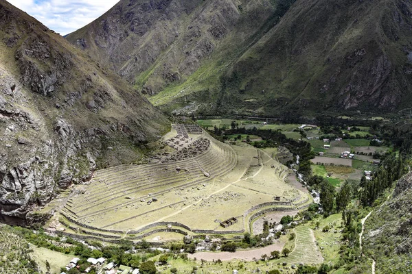 Τα ερείπια των Ίνκας από Πατάταacta και Llactapata την 1η ημέρα του μονοπατιού των Ίνκας προς Μάτσου Πίτσου — Φωτογραφία Αρχείου