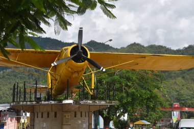 San Ramon, Junin, Peru - Eski bir Biplane San Ramon 'daki Parque del Avion' da anıt olarak duruyor