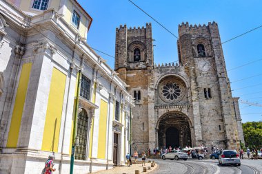 Lizbon, Portekiz - Lizbon Katedrali, Alfama bölgesinde yer alan bir Roma Katolik kilisesi