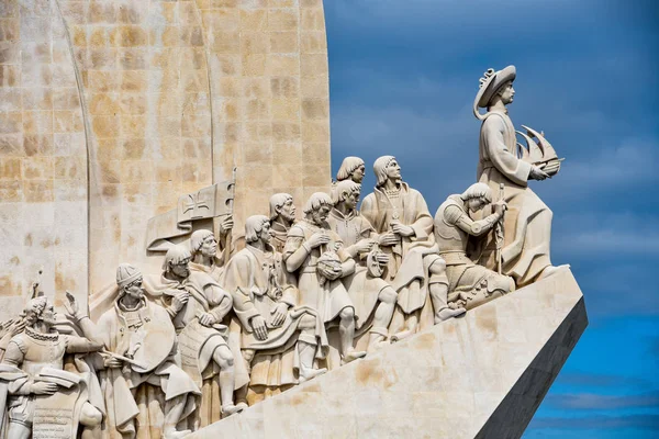 Лісабон (Португалія) - Падрао дос Дескобріменто (Пам "ятник відкриттям), над річкою Таг у Белемі. — стокове фото