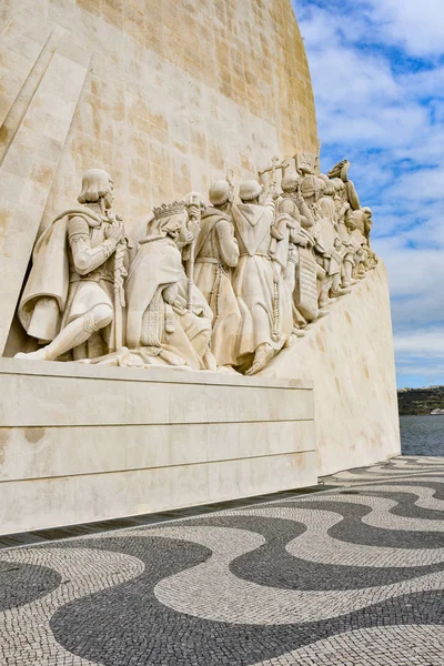 Lizbon, Portekiz - Padrao dos Descobrimentos (Keşifler Anıtı), Belem 'deki Tagus nehrine bakar — Stok fotoğraf