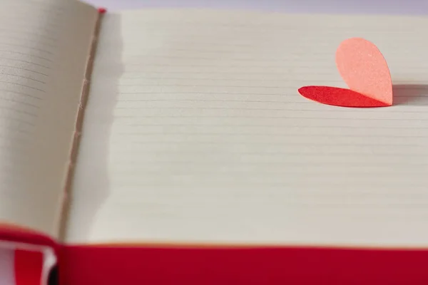 Lege Notebook Rode Papier Hart Geopend Valentijnskaart Bruiloft Checklist Liefde — Stockfoto