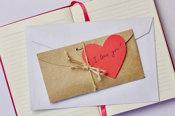 Rotes Papier Valentine Mit Zeichen Ich Liebe Dich Herzform Auf — Stockfoto
