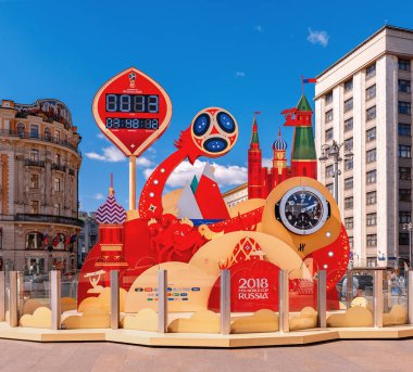 2018 Dünya Kupası futbol saatinde. Manezhnaya Meydanı. Rusya, Moskova - 1 Haziran 2018