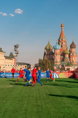 Kızıl Meydan futbol sahasında. Futbol oyuncusu. 2018 Dünya Kupası Moskova'da. 28 Haziran 2018.