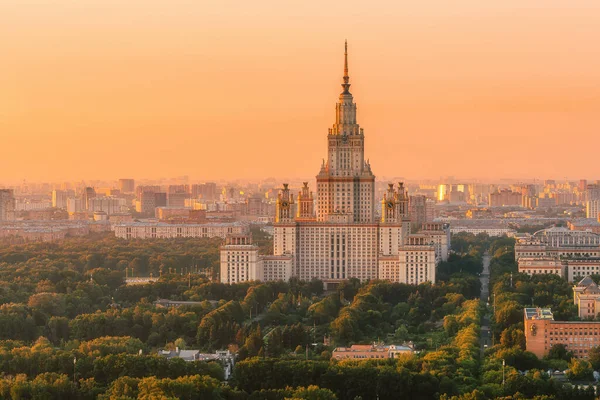 Moskouse Staatsuniversiteit Vanaf Een Hoogte Panorama Van Stad Bij Zonsopgang — Stockfoto