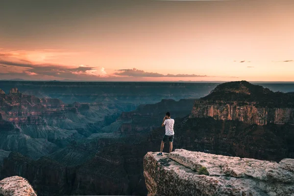 Young Man Magnificent View Grand Canyon Arizona Usa — Stock Photo, Image