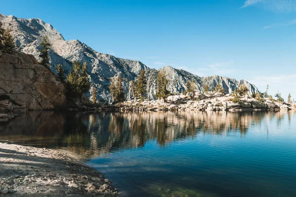 High Tatras Eslováquia Paisagem Montanha Com Lago Espelho Rodeado Por — Fotografia de Stock