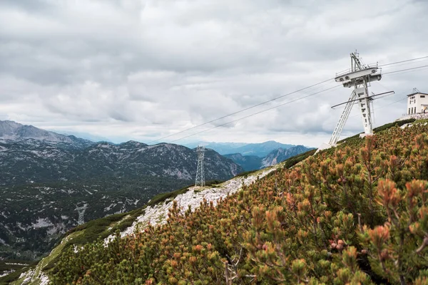 Alpy Austriackie Wspaniały Widok Kolejki Linowej Środku Gór Skalistych Przed — Zdjęcie stockowe