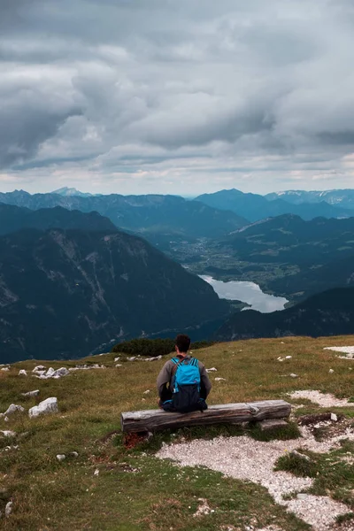 Turistické Pěší Turistika Rakouských Alpách Nádherný Výhled Modré Moře Rocky — Stock fotografie