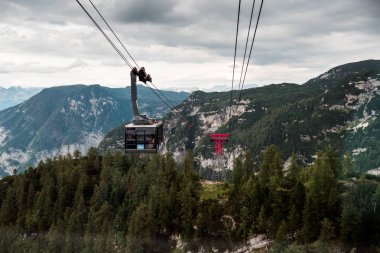 yeşil Dağları'nda füniküler Hallstatt, Avusturya