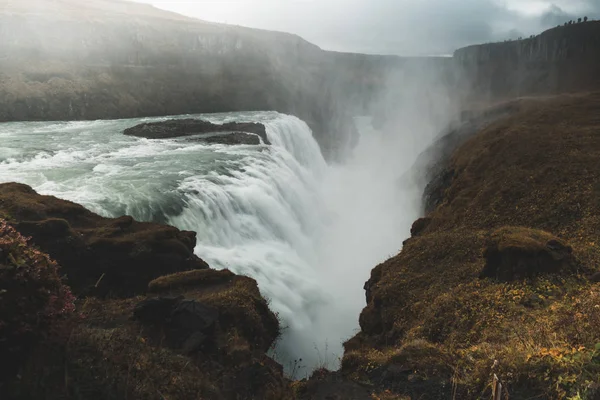 Pittoreska Vattenfall Island Nordiska Naturen — Stockfoto